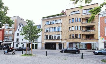 BXl Sainte Catherine/ Appartement de 1 chambre, de 65m² avec balcon de 3m²