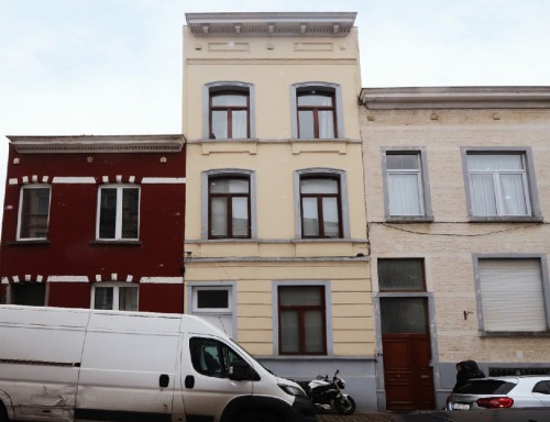 Ixelles  Flagey, maison à affectation unifamiliale de 215m² actuellement divisée en 4 unités.