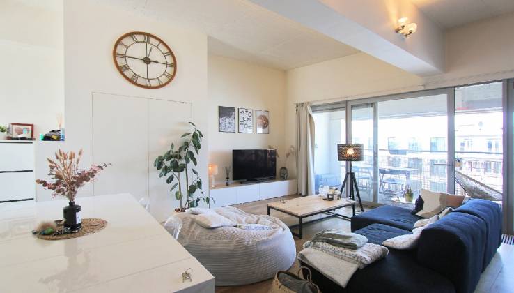 Proche GARE DU MIDI / Appartement style loft de 95 m² , 1 chambre avec belle terrasse PEB C