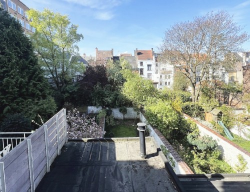 CEE // Maison de maître de 5 chambres de 340m² avec jardin sud-ouest. A rénover.