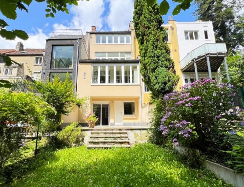 BAISSE DE PRIX -- Entre Fort Jaco et Saint job, maison de charme de 274m², 4 chambres avec jardin et terrasse orientés Sud.