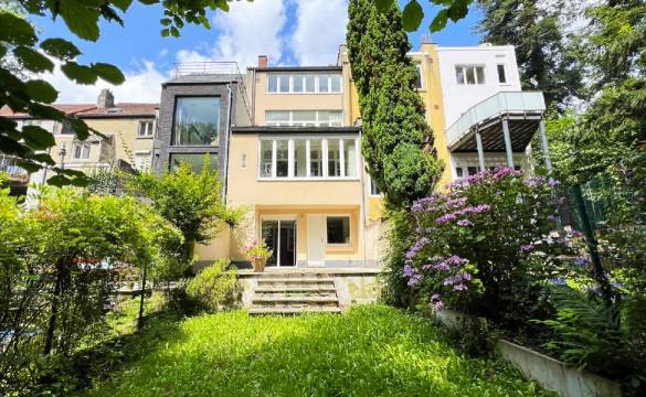 Villa in Coral Gables