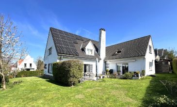 SOUS-OFFRE  -- Beersel  Quartier Schaveys --  Découvrez cette villa de 345m² - 4 ch avec un studio indépendant et un jardin orienté plein sud.