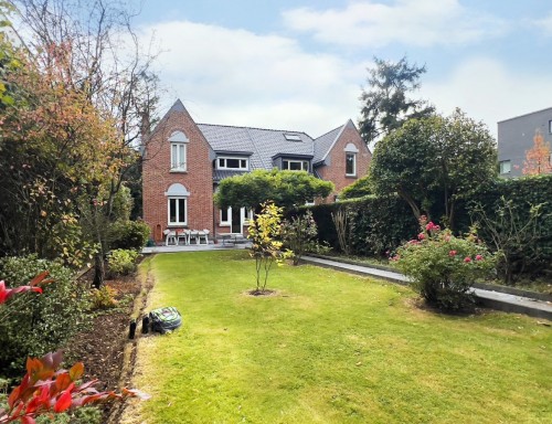 Uccle - Fort Jaco - Maison de charme de trois façades de 163m² de 2 chambres avec jardin de 200 m²