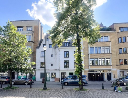 ST CATHERINE / Duplex de 3 chambres de 135 m² . Colocation acceptée. PEB C