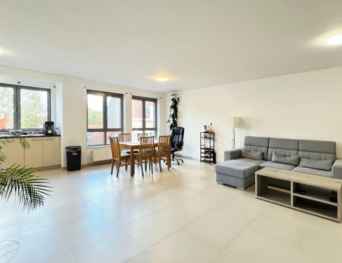 IX - Entre le Cimetière d'Ixelles et la gare de Watermael --Superbe appartement 2 chambres rénové avec terrasse et parking